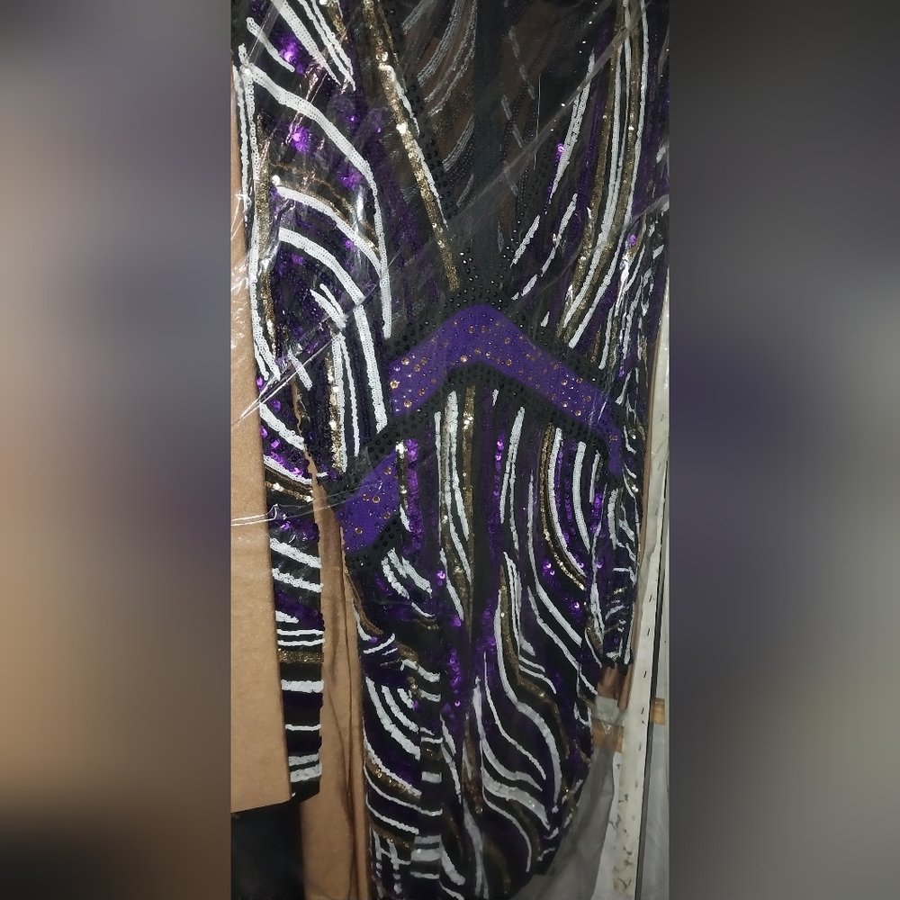 Dress - Picture 2 of 2